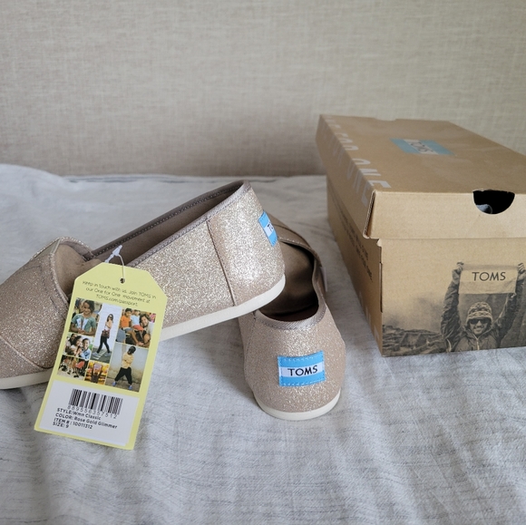 NWT Womens Gold Glitter Size 9 Flats - Picture 3 of 4